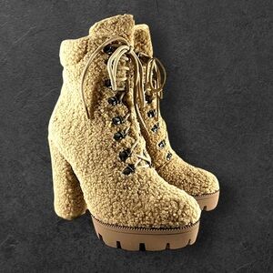 AZALEA WANG Beige Fleece lace up Nemo Booties Lug Sole NEW WITH TAGS/BOX  SZ 8.5